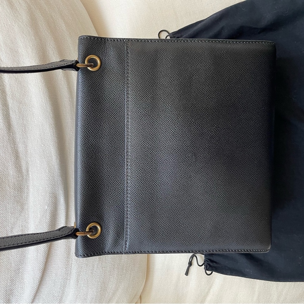 Vintage Chanel Classic Black Shoulder Bag with Gold Accents - Picture 11 of 15